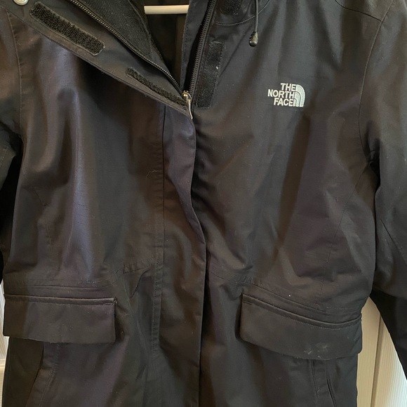 SOLD!! Women’s North Face Coat - Picture 2 of 7